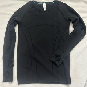 Iviva black athletic long sleeve